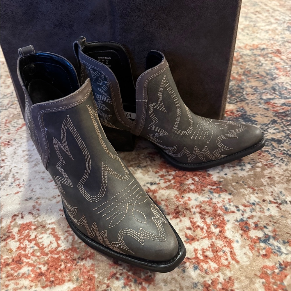 Myra cowboy booties